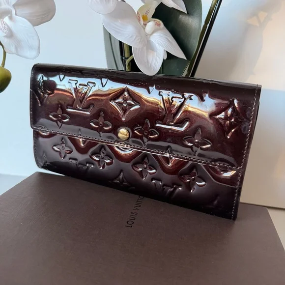 Louis Vuitton Vernis Sarah Wallet Amarante Burgundy w/Box and dust bag Full Set - Picture 4 of 16